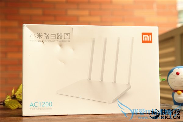 149元!小米路由器3开箱图赏:比iPhone 6还薄