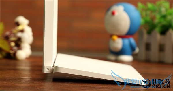 149元!小米路由器3开箱图赏:比iPhone 6还薄