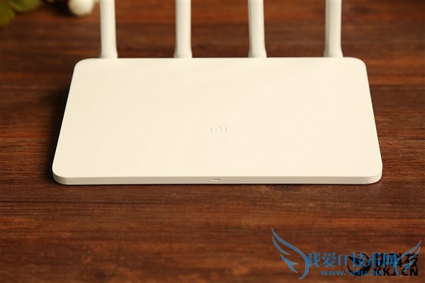 149元!小米路由器3开箱图赏:比iPhone 6还薄