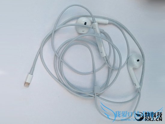 iPhone 7耳机谍照首度曝光:3.5mm耳机接口真没了!