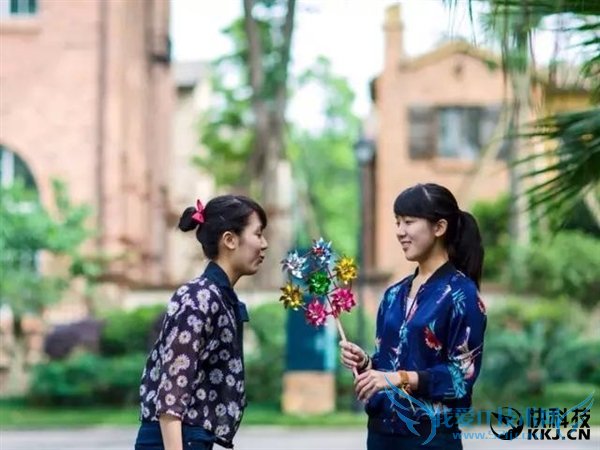 浙大高颜值双胞胎 双双被英国名校录取