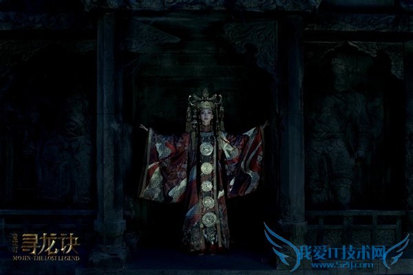 《鬼吹灯》电影Angelababy华服海报:诡异 浑身发毛