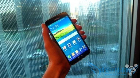 iPhone 5s和Galaxy S5哪个好 52IJ手机之家