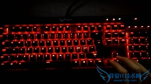 跪了!键盘背光还能这样玩:贪吃蛇