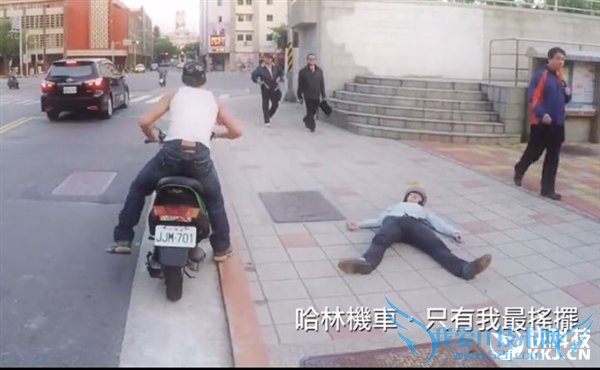 台版《GTA5》真人视频:勇救爆乳槟榔妹