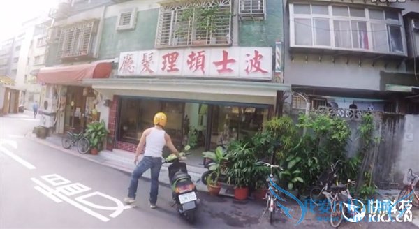 台版《GTA5》真人视频:勇救爆乳槟榔妹