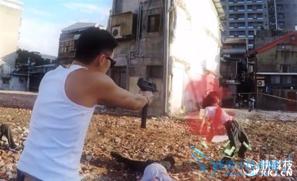 台版《GTA5》真人视频:勇救爆乳槟榔妹