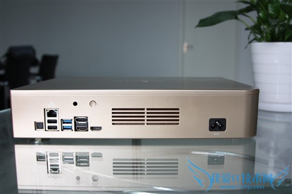 4K@60帧完爆XB1/PS4?国产Steam主机开箱