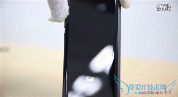 小米5陶瓷后壳有多硬?暴虐视频让人吃惊