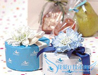 如何包装圆筒形礼物