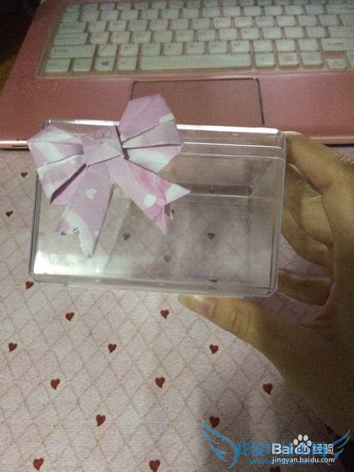 制作精美的蝴蝶装饰礼物