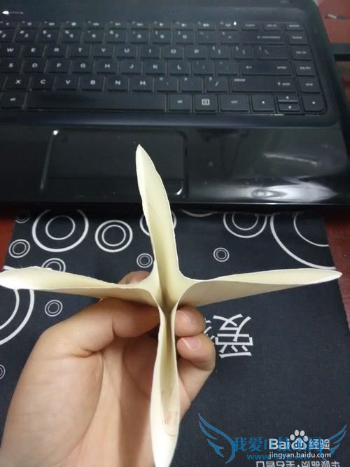 ¸øÏ²»¶µÄËû¼òµ¥µÄÀñÎÈçºÎÓÃÖ½ÕÛÒ»¶ä»¨¡¿¡£