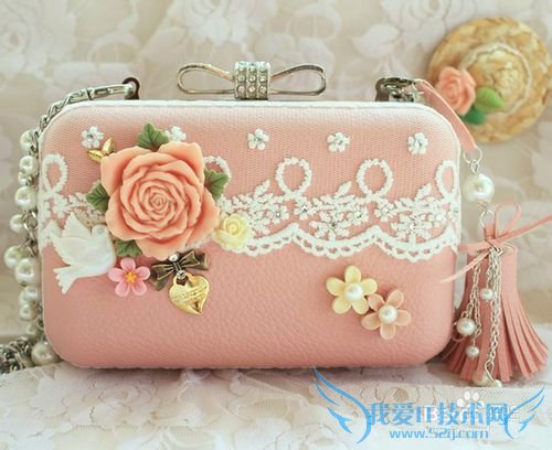 女孩子喜欢男孩送什么礼物呢