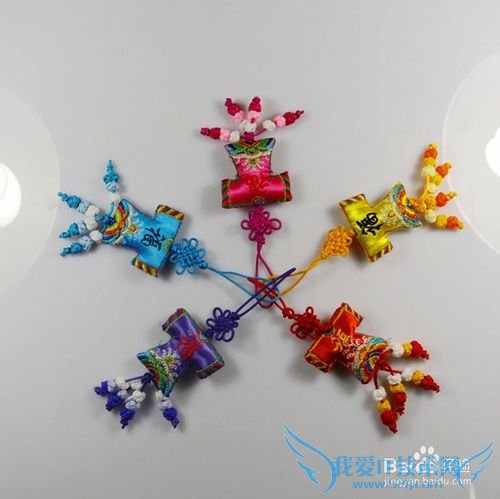 送给刚满月的小宝宝礼物选什么好