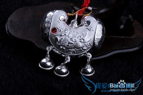 送给刚满月的小宝宝礼物选什么好