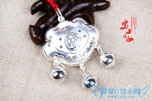 送给刚满月的小宝宝礼物选什么好