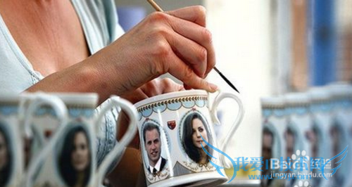 朋友闺蜜订婚送什么礼物好啊