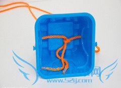 送给孩子的圣诞节礼物 高跷的制作方法