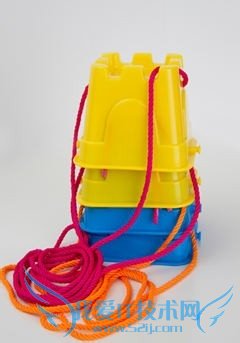 送给孩子的圣诞节礼物 高跷的制作方法