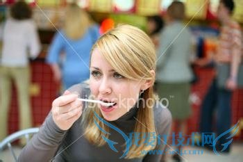 第一次去男朋友家应该买什么礼物送他父母?