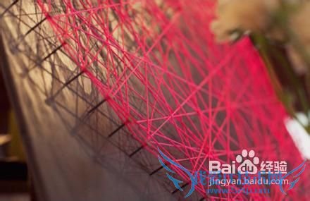 用红线,用钉子,制造一件浪漫的礼物