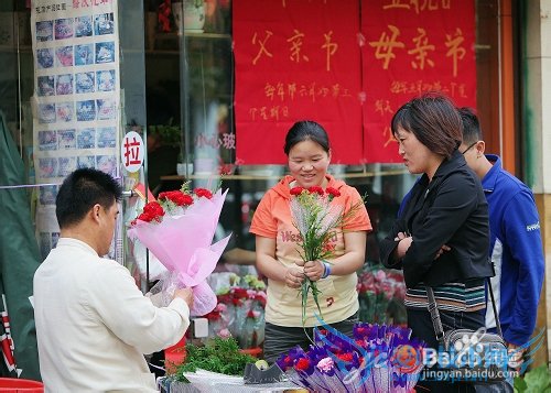 2014母亲节是哪一天 送妈妈什么礼物好