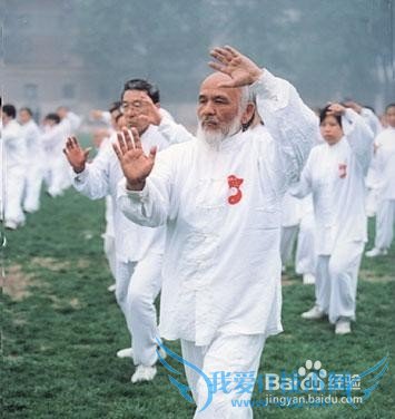 送爸爸妈妈什么生日礼物好?怎么给长辈送礼物?