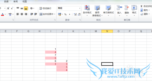 Excel表格中怎么简单查找两列相同的数据