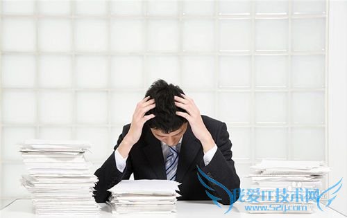 EXCEL如何冻结首行