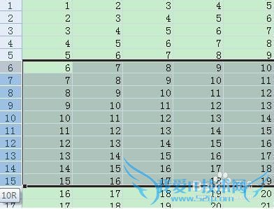 如何在excel中快速插入多行多列?