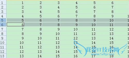 如何在excel中快速插入多行多列?