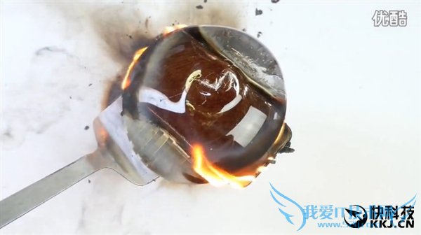 融化玻璃球放在iPhone 6s上:震撼一幕发生了