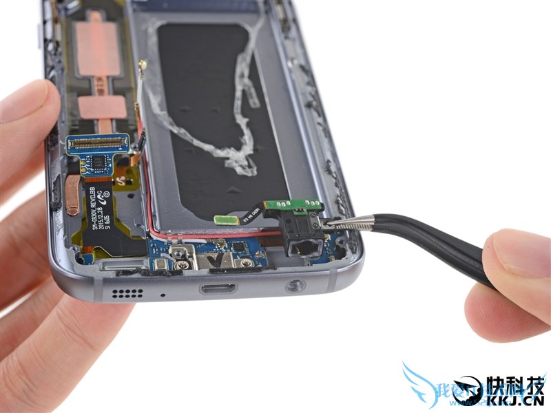 三星Galaxy S7完全拆解:最美手机最怕摔