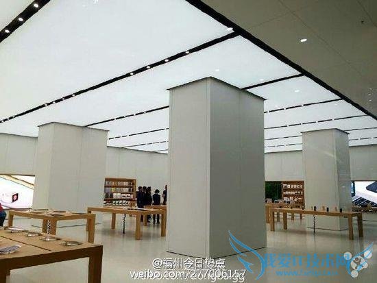 福州苹果店开业:果粉自带枕头排队 现场挤爆