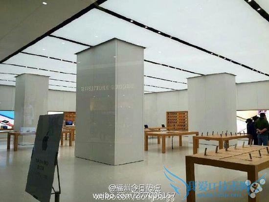 福州苹果店开业:果粉自带枕头排队 现场挤爆