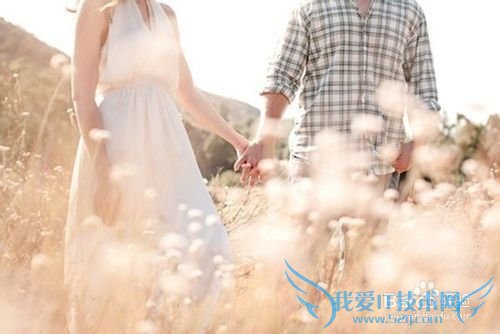 巧用求婚戒指的浪漫求婚方案