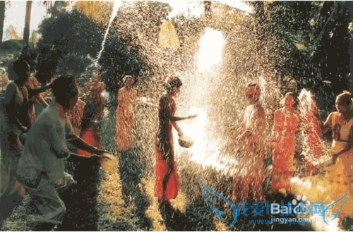 2015西双版纳泼水节怎么玩