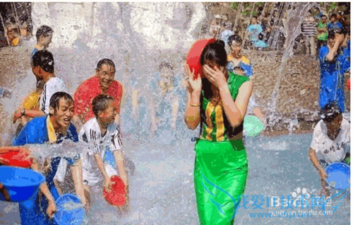 2015西双版纳泼水节怎么玩