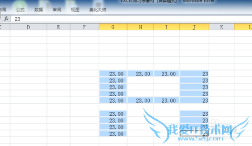 怎么在excel中不同单元格输入相同数据