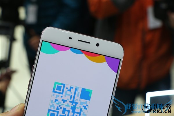 边框窄到BT!OPPO R9 Plus上手图赏:3299元