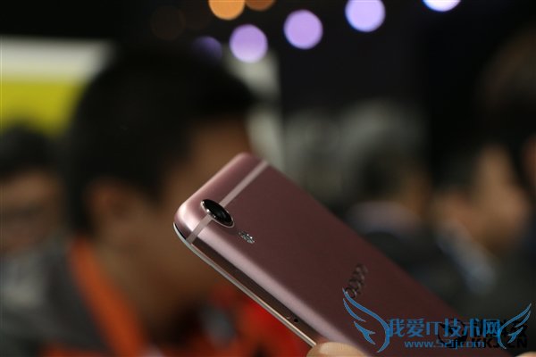 边框窄到BT!OPPO R9 Plus上手图赏:3299元