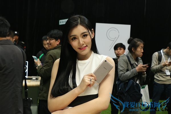 边框窄到BT!OPPO R9 Plus上手图赏:3299元