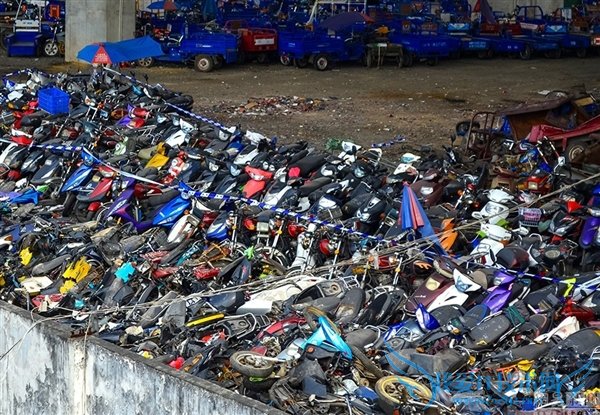 È«Ãæ·âɱ£¡ÊµÅÄÉîÛڵ綯³µ·Ø³¡£º³¡Ãæ×³¹Û