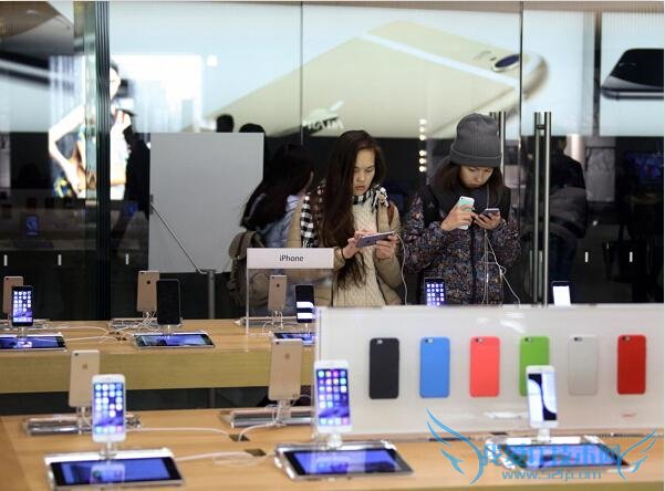 4个三星加起来都抵不过!6个数字告诉你苹果到底多有钱!