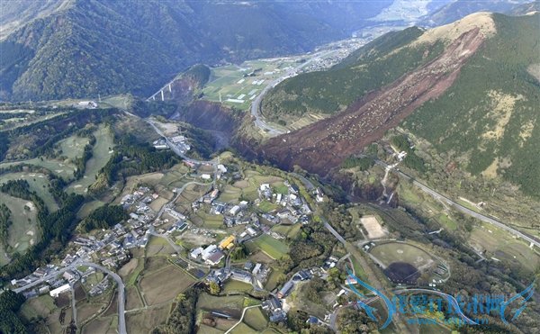 祸不单行!日本强震引燃火山:随时喷发