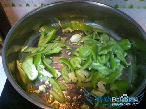 蒜香尖椒熘豆腐泡