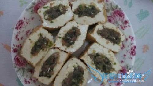 教你如何制作客家小葱酿豆腐