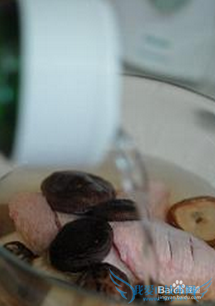 用微波炉做香菇冬瓜鸡汤