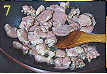 东北大酸菜炖梅肉萝卜豆腐