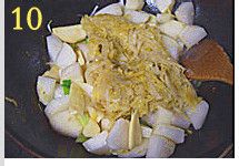 东北大酸菜炖梅肉萝卜豆腐